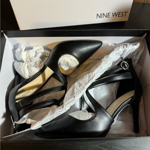 Black NINE WEST High Heel Size 6 - Picture 4 of 11